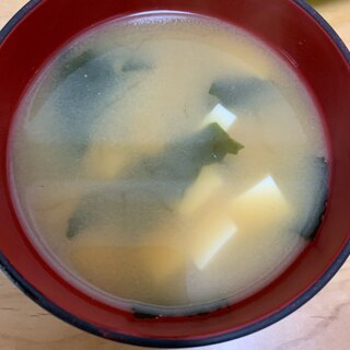 定番⭐️豆腐とわかめのお味噌汁